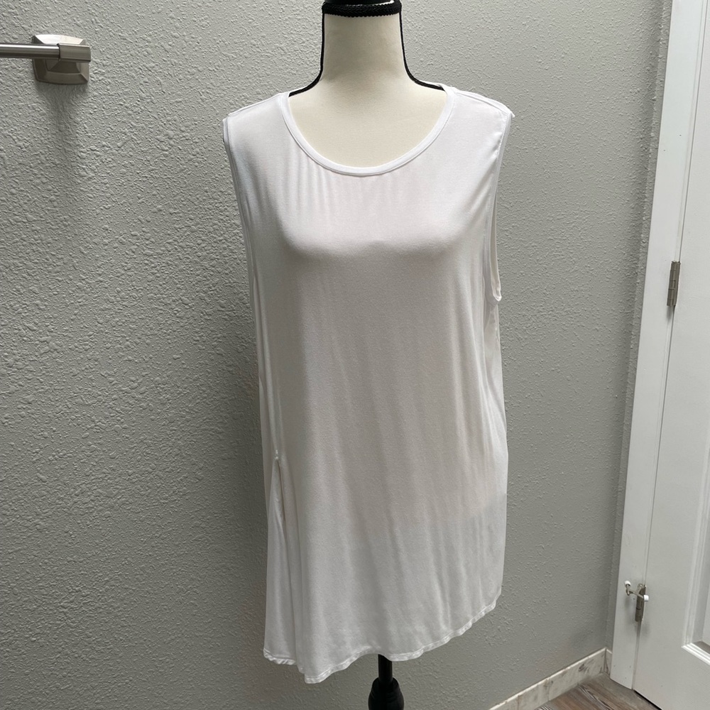 Fabletics Sleeveless Long Tank Top - Size XL - White - NWOT
